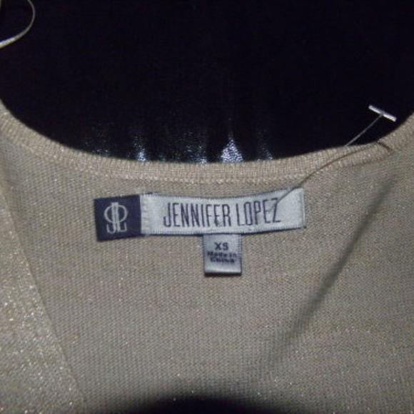 Jennifer Lopez stunning gold metallic Sweater - Picture 6 of 6